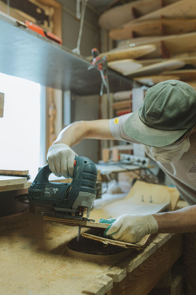 Schreiner bei der Arbeit